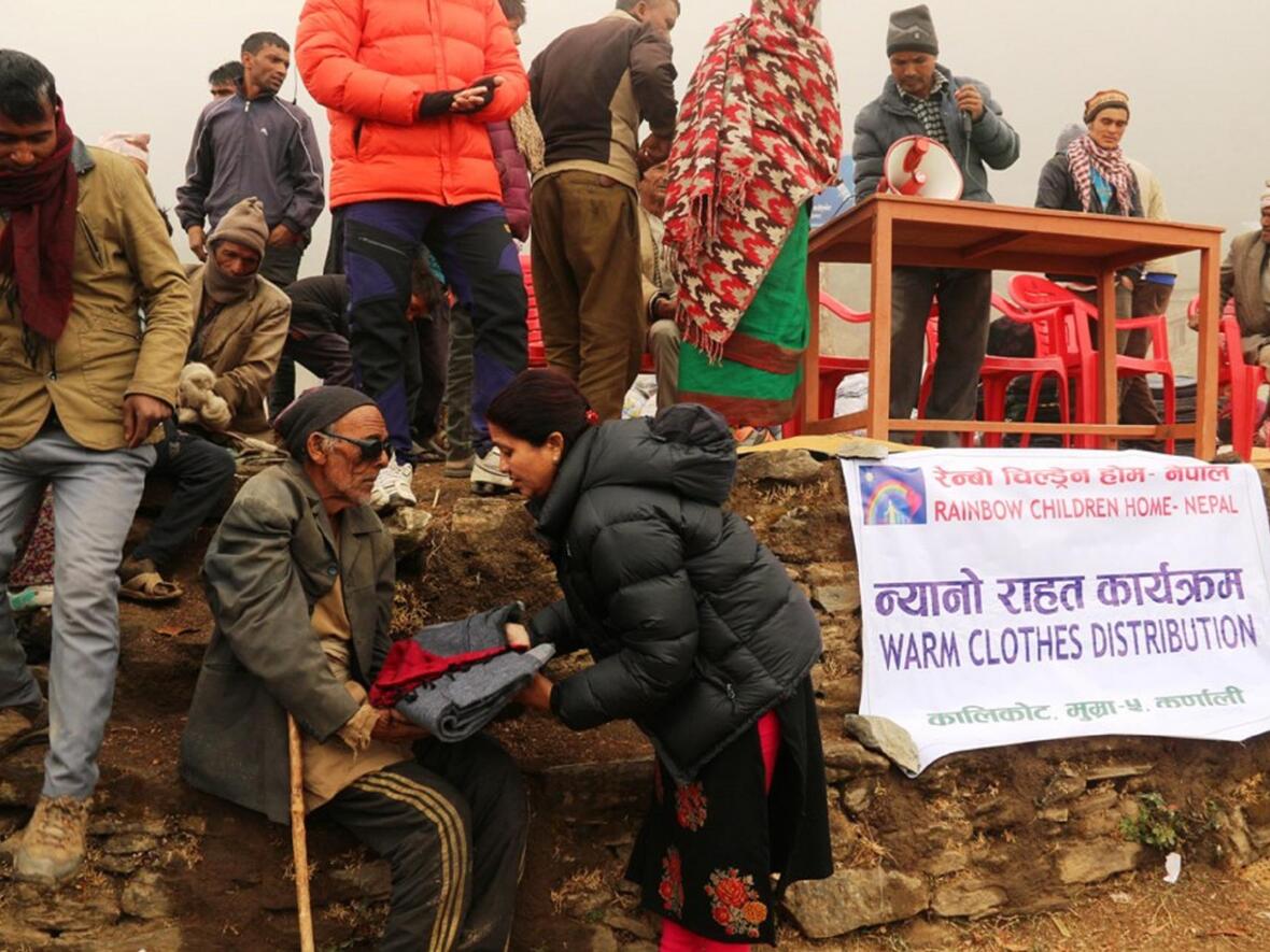 z_karnali-08.01.2017-distribution-of-warm-winter-clothes-to-needy-people-11